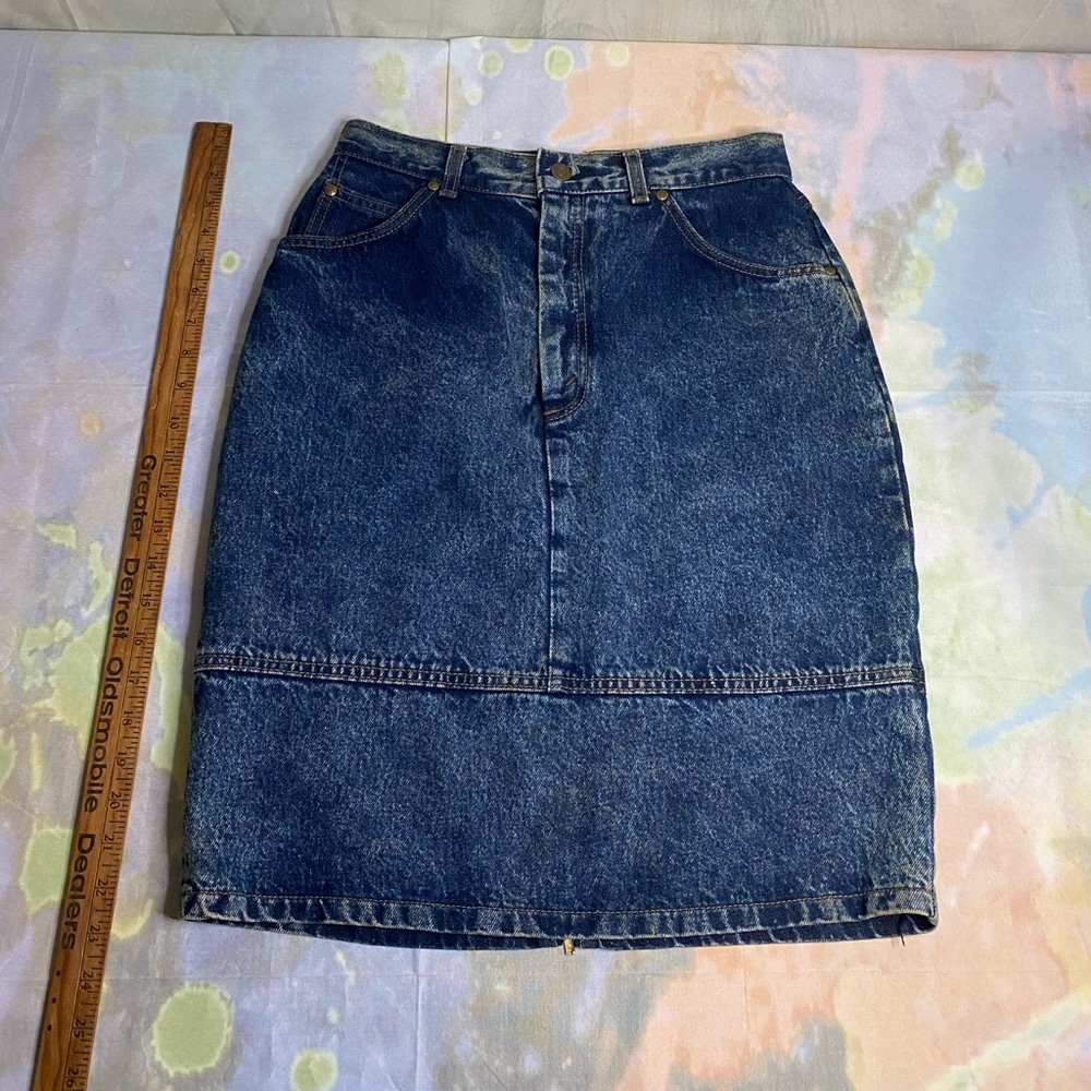 80s Vintage Levis Denim Skirt Zip Back Women's Size 11 Made In USA Acid Wash